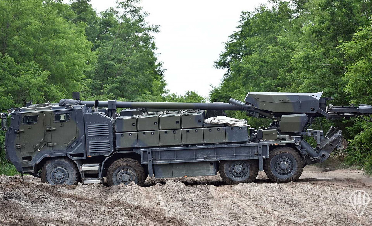 Tính linh hoạt của Caesar cho phép vũ khí này tấn công nhiều mục tiêu khác nhau, bao gồm công sự, pháo binh và các đơn vị thiết giáp đối phương, mang lại lợi thế đáng kể về mặt chiến thuật. Caesar đã chứng minh được hiệu suất vượt trội trong các tình huống chiến đấu có độ rủi ro cao, kết hợp tính cơ động với hỏa lực chính xác.