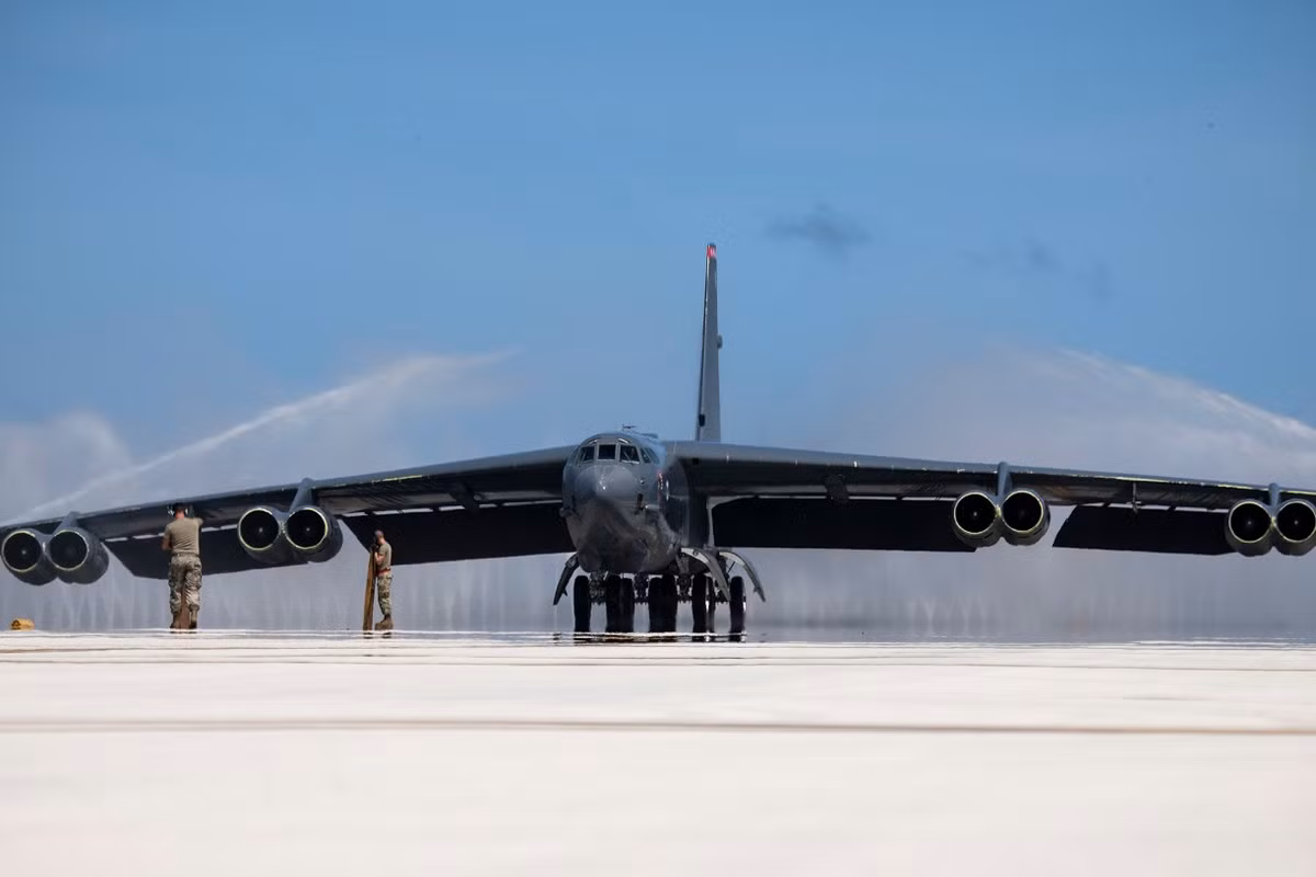 Động thái phô trương sức mạnh này cũng nhằm đáp trả những diễn biến quân sự gần đây của Nga, như việc thử nghiệm tên lửa đạn đạo xuyên lục địa RS-26 Rubezh trước đó mấy ngày. Bất chấp sự chậm trễ trong quá trình phát triển, RS-26 đã được Nga thử nghiệm thành công vào năm 2013 và đã trở thành biểu trong kho vũ khí hạt nhân của nước này. Ảnh: The Nationnal Interest.