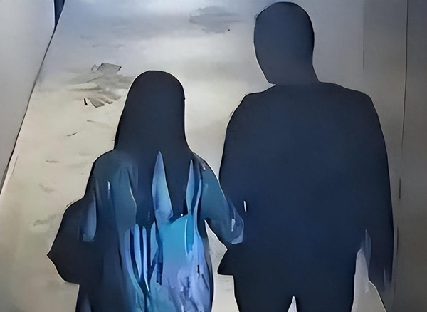 Hắn nói rằng do không có việc làm và sống trong tình cảnh túng quẫn, hắn mang trong mình sự căm ghét với xã hội. Để kiếm tiền, hắn đã lên kế hoạch nhắm đến những người phụ nữ làm nghề mại dâm, nghĩ rằng có thể dùng cách này để kiếm lợi. Hai tháng trước, Lý Song đã thu thập thông tin về Trương Hiểu Hồng và nghĩ rằng cô là một mục tiêu dễ dàng.