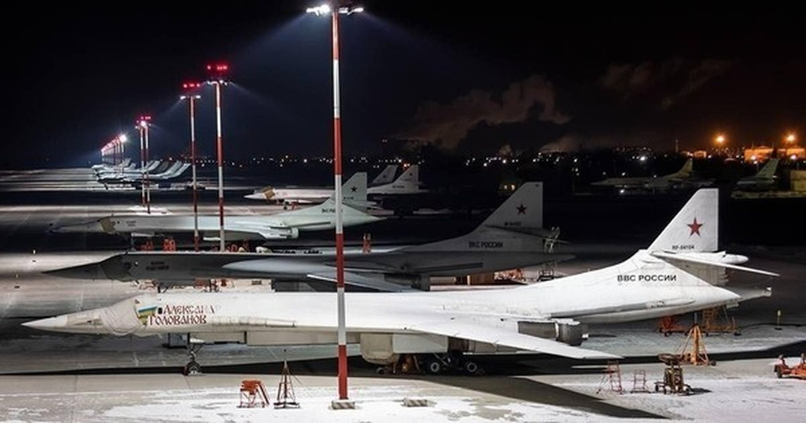 Không quân Nga đã lên kế hoạch đưa 2 máy bay Tu-160 tới Nam Phi trong một chuyến thăm chính thức, dự kiến biên đội sẽ hạ cánh xuống một trong các sân bay quân sự vào ngày 29/10 và trở về trong ngày 1/11.