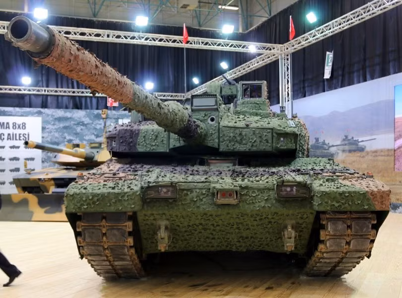 Ukraine đang đề nghị Thổ Nhĩ Kỳ cung cấp cho nước này chiến xa hiện đại để sử dụng khi giao tranh ngày càng căng thẳng, nhiều khả năng yêu cầu sẽ được thông qua và Ankara sẽ viện trợ Kyiv siêu tăng Altay, đây là viễn cảnh sẽ khiến Nga đặc biệt lo lắng.