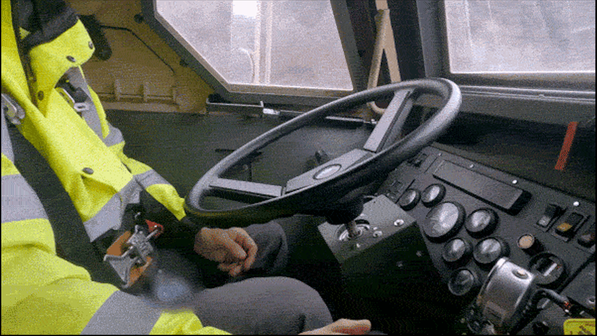 “Cách tiếp cận của chúng tôi mang lại giải pháp độc đáo, giúp quân đội nâng cấp hệ thống HIMARS hiện có với khả năng tự động tiên tiến, đồng thời giữ nguyên tùy chọn vận hành có người lái”, bà Becky Withrow, Giám đốc Phát triển Kinh doanh của Lockheed Martin, chia sẻ.