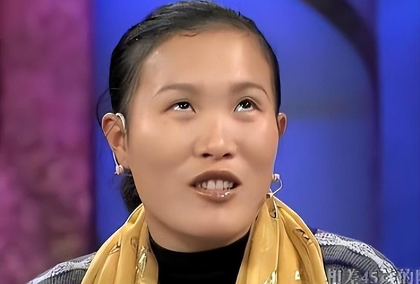 Nhưng tình yêu của họ mạnh mẽ hơn tất cả, Trương Phượng quyết định cắt đứt quan hệ với gia đình để đến với người đàn ông mà cô yêu thương, bất chấp những rào cản xã hội.