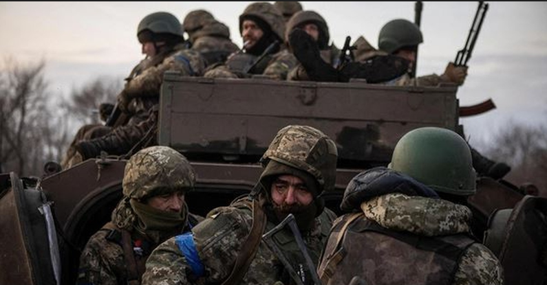 Các quan chức Ukraine và phương Tây chỉ ra rằng, số liệu thương vong của Nga đang gia tăng. Theo Nicholas Aucott - một cố vấn quân sự Anh, 1.200 người thiệt mạng mỗi ngày vào tháng 8 năm nay. Đây có thể được xem là một minh chứng cho những tổn thất mà cuộc chiến gây ra cho Nga.