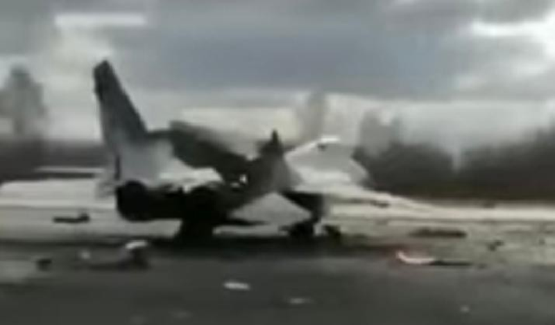 Tuy nhiên, khi phát hiện tên lửa Nga trên radar, chúng không thể phản ứng hiệu quả vì các sân bay tại Mirgorod và Starokonstantinov, nơi có thể tiếp nhiên liệu, đã bị phá hủy trong các đợt tấn công trước đó của Nga. Cuối cùng, F-16 buộc phải nhanh chóng quay trở lại Romania. Ảnh: Military Watch Magazine.