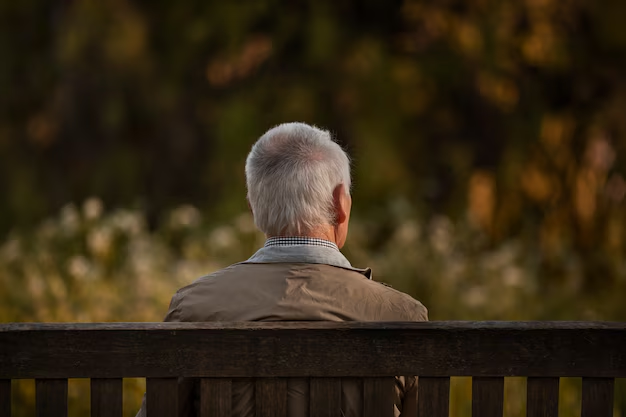 Tuy nhiên, chỉ hai tháng sau khi chung sống, cụ ông bất ngờ qua đời sau khi hai người ân ái mặn nồng. Sau tang lễ, bà Lưu nhanh chóng xuất trình một bản di chúc có chữ ký của cụ, trong đó tuyên bố toàn bộ tài sản sẽ được chuyển giao cho bà. Điều này khiến các con của cụ nghi ngờ, vì họ không hề biết đến sự tồn tại của bản di chúc này.