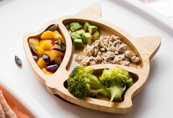 Tại đây, các bác sĩ xác định A.H bị suy dinh dưỡng cấp độ 4, chỉ nặng 27,3 kg, tương đương với cân nặng trung bình của trẻ em 9 tuổi.