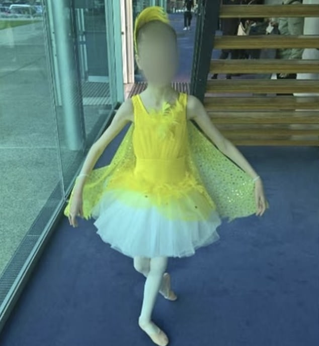 Cơ quan bảo vệ trẻ em đã tiến hành điều tra và phát hiện ra sự thật về chế độ ăn uống khắc nghiệt mà cha mẹ A.H áp đặt lên con gái mình. Họ thậm chí còn gian lận tuổi của A.H, khai báo cô chỉ mới 14 tuổi để giấu giếm sự thật rằng con gái bị suy dinh dưỡng do ăn chay cực đoan, tránh bị truy tố.