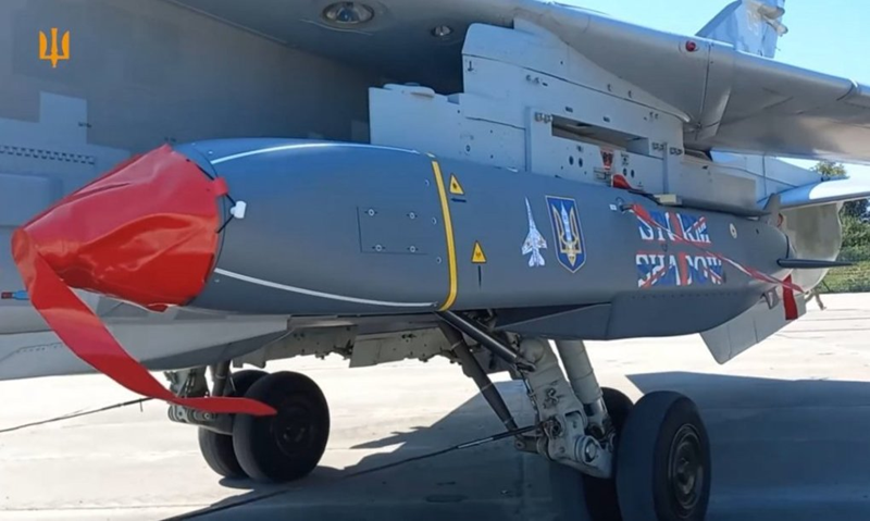 Theo báo Le Figaro ngày 17/11, Anh và Pháp đã nhanh chóng theo chân Mỹ khi tuyên bố cho phép Quân đội Ukraine sử dụng tên lửa Storm Shadow do Anh và Pháp cung cấp để tấn công lãnh thổ Nga. Loại tên lửa này có tầm bắn xa hơn, lên tới 550 km, đủ khả năng bao phủ khu vực Moscow. Ảnh: Bộ Quốc phòng Ukraine.