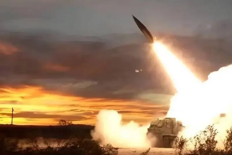 Hiện tại, Kursk về cơ bản đã rơi vào thế bế tắc trong cuộc chiến tiêu hao sinh lực. Tên lửa ATACMS có thể giúp Quân đội Ukraine phá vỡ thế bế tắc này, nhưng trước khi chúng phát huy tác dụng, khả năng cao là Quân đội Nga sẽ giành lợi thế trước. Ảnh: Topwar.