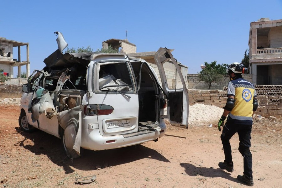 Việc chiếm giữ các kho vũ khí cũng thể hiện sự yếu kém và thiếu nhất quán trong hành động của SAA. Theo các nhà quan sát, những tổn thất như vậy có thể là do sự rút lui vội vàng của Quân đội Syria dưới áp lực của cuộc tấn công được tổ chức tốt của phiến quân.