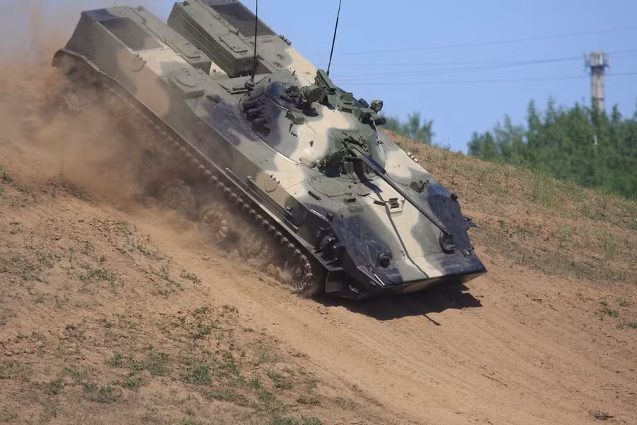 Không loại trừ khả năng sau khi phục hồi lực lượng bằng những quân nhân mới, BMD-3 sẽ được sử dụng rộng rãi hơn, bởi số lượng BMD-4 sản xuất mới chưa phải thực sự nhiều.