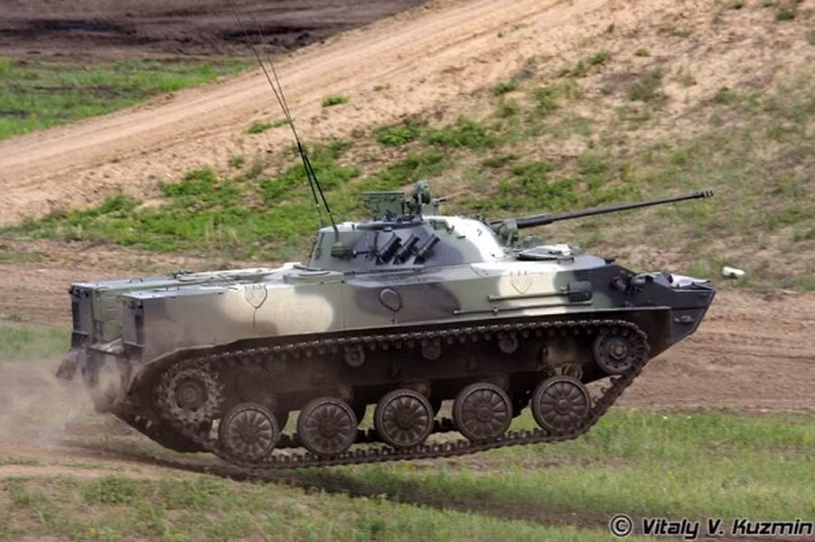 Theo đánh giá của nhiều chuyên gia, việc sản xuất và bảo trì BMD-3 là gánh nặng đối với nền kinh tế Nga đang chịu khủng hoảng vào thời điểm đó, bởi giá thành của BMD-3 cao hơn 1,1 lần so với BMD-1 và BTR-D.