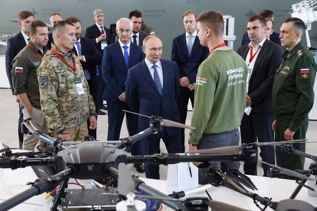 Sự ra đời của Binh chủng Hệ thống UAV đánh dấu một bước tiến lớn trong chiến lược quân sự của Nga, đặt nền tảng cho sự phát triển bền vững của quân đội trong tương lai. Trong thế giới hiện đại, những quốc gia làm chủ công nghệ sẽ là người nắm quyền kiểm soát trên chiến trường. Với binh chủng mới này, Nga không chỉ duy trì vị thế cường quốc quân sự mà còn sẵn sàng đối mặt với mọi thách thức toàn cầu.