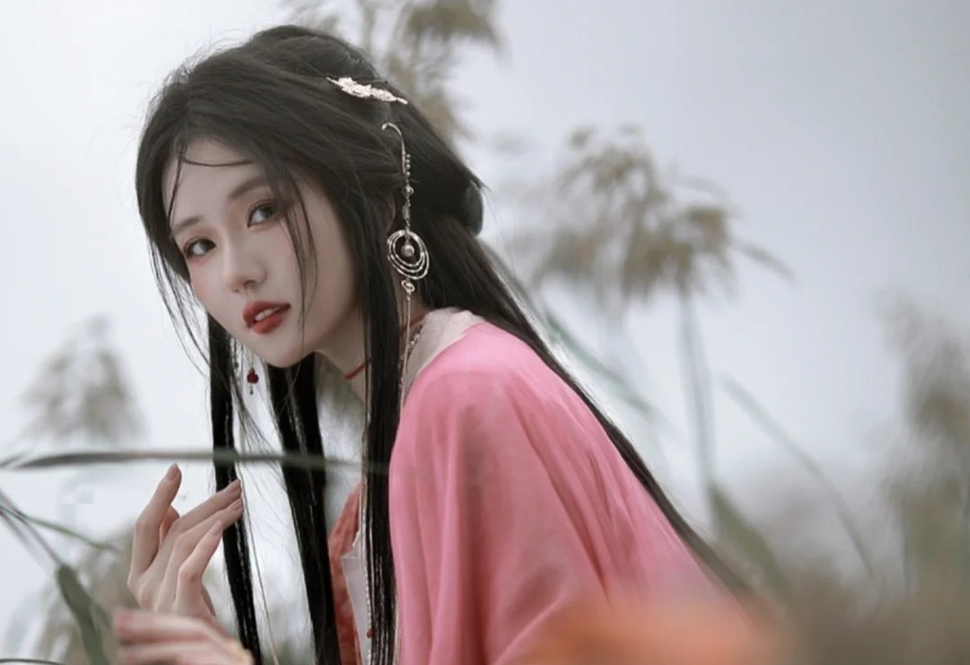 Điều này càng khẳng định vị thế của nàng trong lịch sử không hề hiển hách, câu chuyện về nàng chủ yếu xuất phát từ sáng tác văn học sau này chứ không phải sự thật lịch sử.