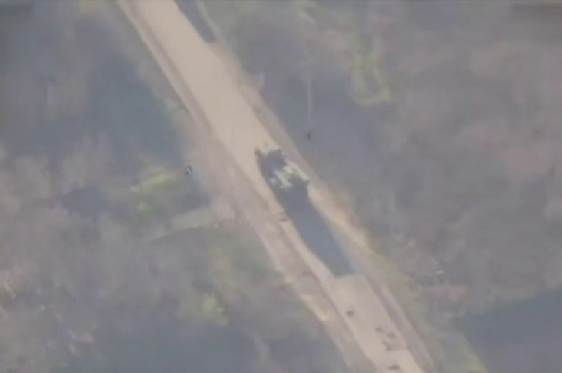 Các chuyên gia lưu ý rằng việc phá hủy HIMARS có tầm quan trọng chiến lược, vì các cơ sở này là một trong những loại vũ khí chủ chốt của Lực lượng Vũ trang Ukraine do phương Tây cung cấp. HIMARS có khả năng tấn công ở khoảng cách xa và đã được sử dụng nhiều lần để tấn công các mục tiêu quân sự của Nga. Ảnh: Avia.pro.