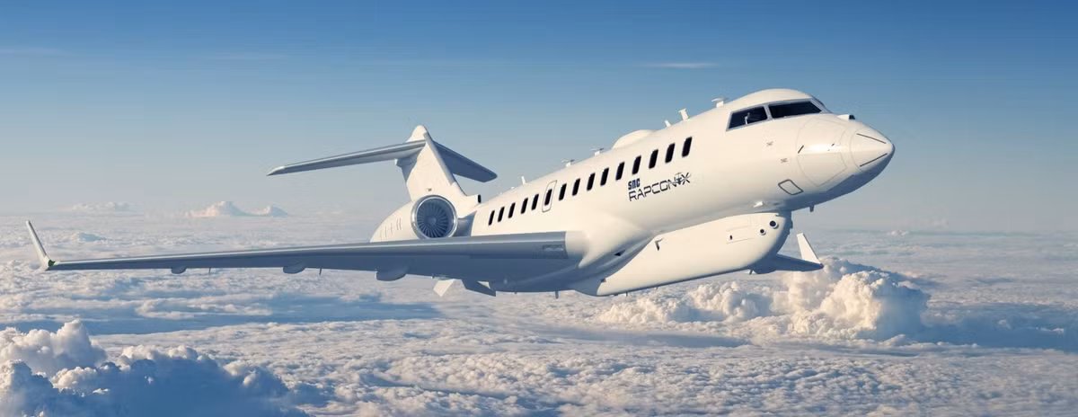 Trong bức ảnh mới nhất có thể thấy máy bay phản lực ATHENA đang bay trên bầu trời quang đãng, làm nổi bật thiết kế khí động học đã được sửa đổi và các mảng cảm biến dành riêng cho các nhiệm vụ tình báo, giám sát và trinh sát.