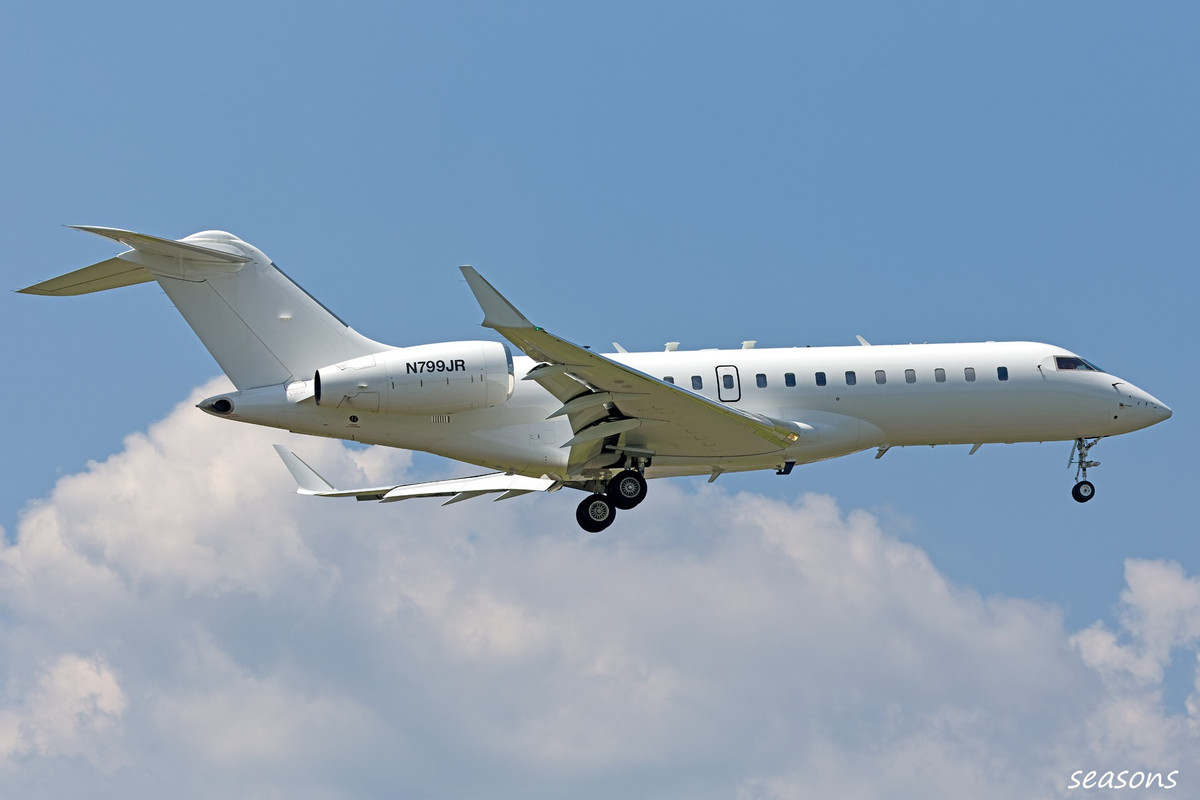 Mục tiêu chính của ATHENA là thay thế máy bay tình báo, giám sát và trinh sát (ISR) chạy bằng cánh quạt cũ, bằng các nền tảng phản lực nhanh hơn, hiệu quả hơn và có khả năng triển khai nhanh chóng hơn.