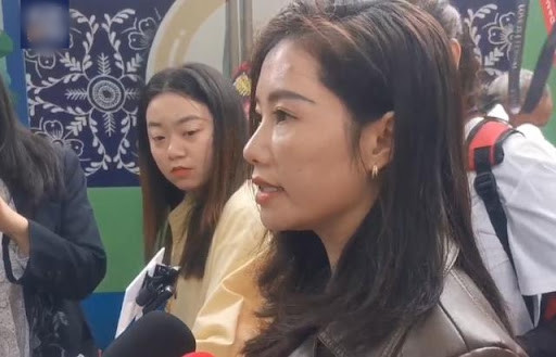 Ngày 8/1/2024, Tòa án Nhân dân Tối cao tỉnh Quý Châu đã ra quyết định xét xử lại vụ án buôn bán trẻ em của Dư Hoa Anh. Tòa cho rằng bản án sơ thẩm đã bỏ sót các tội danh khác của Dư Hoa Anh và một số sự việc chưa được làm rõ. Để làm rõ toàn bộ các tội danh của bị cáo, cần phải xét xử lại.