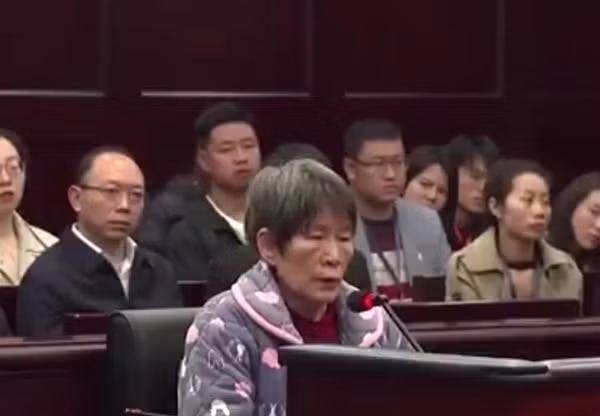 Hy huu chuyen co gai tu tay dua ke bat coc minh ra toa