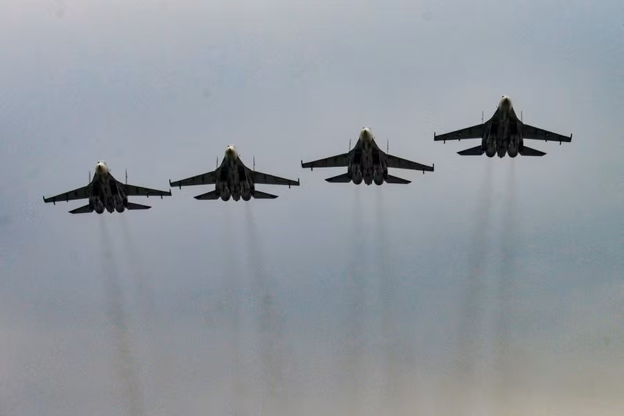 Đội hình 3 chiếc Su30-MK2 luyện tập trình diễn.