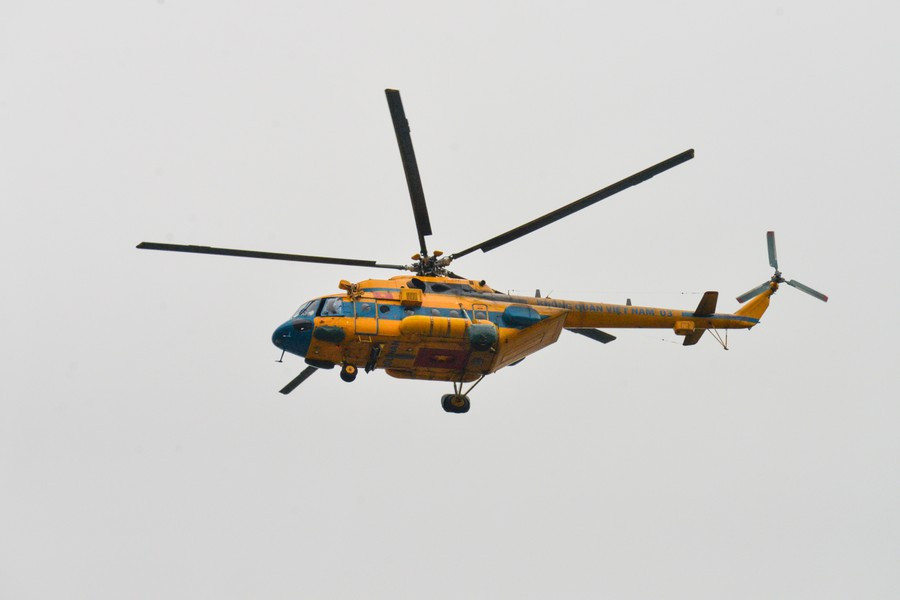 Cận cảnh trực thăng họ Mi tham gia luyện tập trình diễn chiều 27/11.