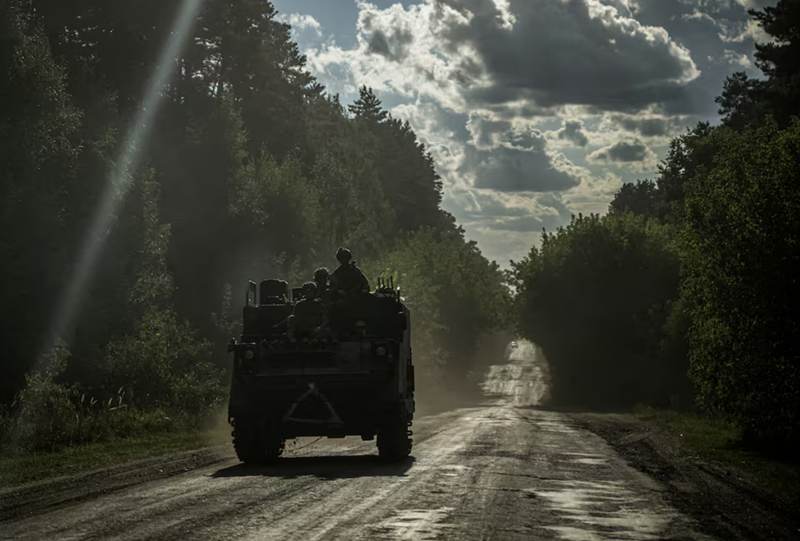 Theo báo cáo của nhà quan sát Yuri Podolyaka vào ngày 2/12, thời tiết bắt đầu cải thiện dần từ buổi sáng, máy bay không người lái được triển khai, và Quân đội Nga bắt đầu khôi phục các cuộc tấn công trên toàn tuyến. Một số khu vực chiến lược quan trọng đã trở thành mục tiêu chính.Ảnh: Reuters.