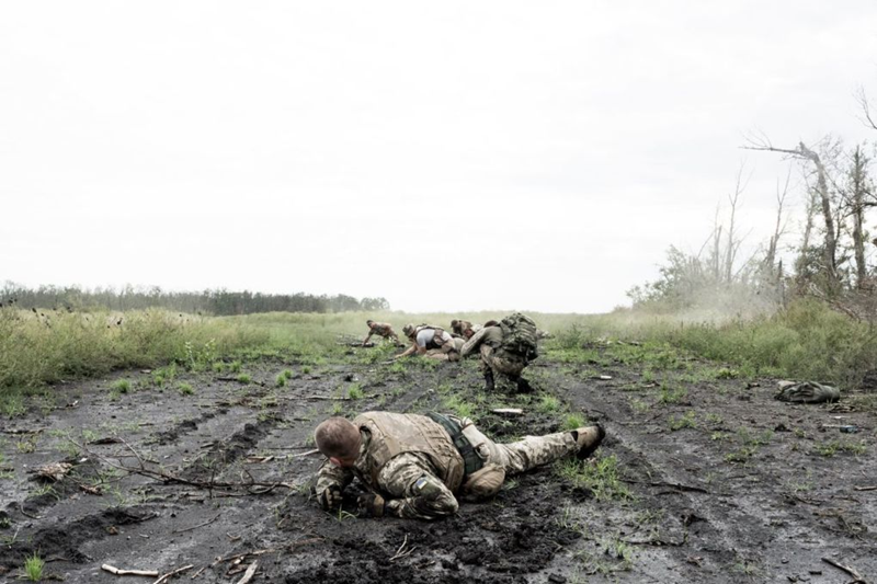 Tại khu vực Kursk, do thời tiết khắc nghiệt và các con đường lầy lội, một số khu vực chứng kiến các trận chiến hết sức ác liệt, trong khi một số nơi lại tương đối yên tĩnh. Ảnh: Wall Street Journal.