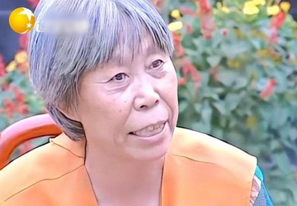 Khi tiếp tục điều tra, cảnh sát tìm thấy một lỗ kim nhỏ trên chai sữa chua mà Tiểu Siêu Nghị đã uống. Điều này cho thấy kẻ thủ ác đã sử dụng kim tiêm để tiêm chất độc vào sữa. Vài ngày sau, cảnh sát tìm thấy chai thuốc trừ sâu có chứa chất độc tương tự tại nhà ông ngoại của Tiểu Siêu Nghị - ông Võ Ứng Hải. Võ Ứng Hải và vợ, bà Lý Nhuận Anh, ngay lập tức bị cảnh sát triệu tập. Điều bất ngờ là Lý Nhuận Anh nhanh chóng thú nhận chính bà là người đã tiêm chất độc vào sữa chua.