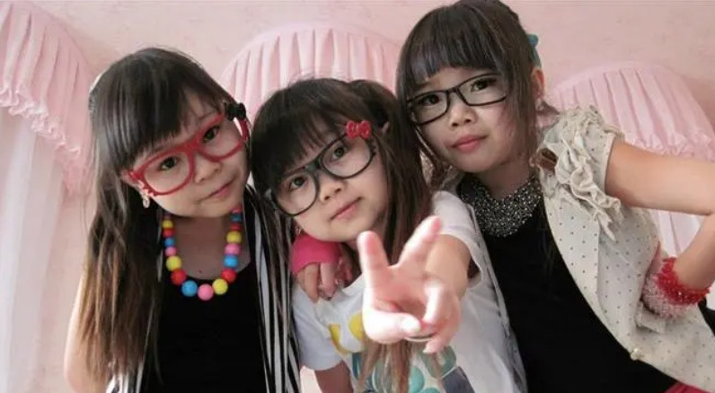 Sau khi ly hôn, Cát Tồn Miêu không còn được chú ý nhiều nhưng Dương Bình lại nhận được đông đảo sự quan tâm của cư dân mạng. Cô cũng cố gắng giao lưu với mọi người và duy trì độ nổi tiếng của mình. (Ảnh: Sohu)