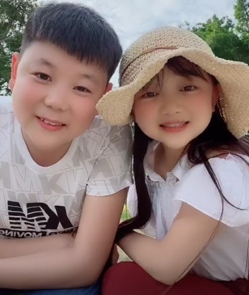 Anh không phủ nhận rằng tình yêu giữa họ vẫn còn, nhưng dường như hai người đã không còn đồng điệu như trước. Dù vậy, lý do thực sự khiến Cát Tồn Miêu chọn cách xa rời cuộc hôn nhân này vẫn khiến nhiều người nghi ngờ. (Ảnh: Sohu)