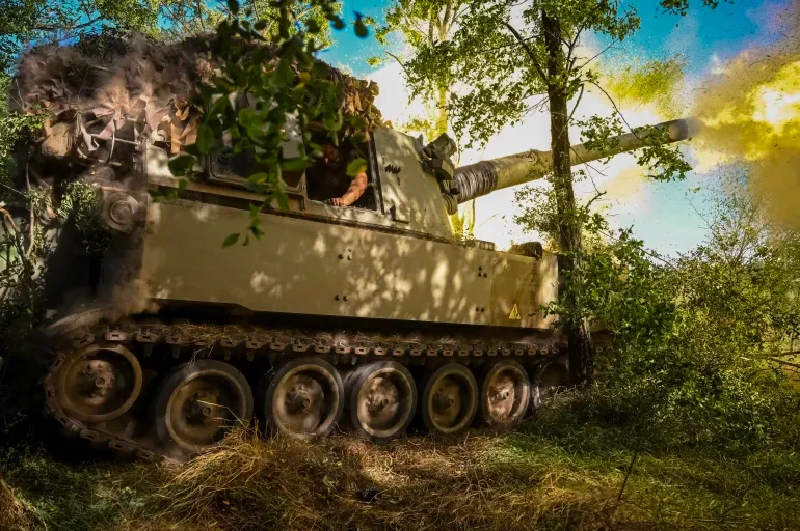 Ở phía nam Kurakhove, quân Nga đã tấn công vào làng Dalneye từ phía bắc và phía đông bằng hai đợt tấn công cơ giới quy mô cấp đại đội. Đợt tấn công từ phía bắc có ít nhất 9 xe bọc thép, hỗ trợ một đại đội bộ binh tiến vào làng, trong khi đợt tấn công từ phía đông cũng có quy mô tương tự. Ảnh: Reuters.