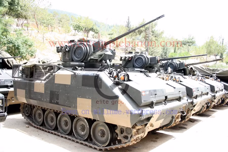 Không quân Lebanon có 1.600 binh sĩ, được trang bị 50 trực thăng hạng nhẹ, bao gồm 24 chiếc Bell-205; 6 chiếc EMB-314 Super Tucano (nhận từ lực lượng dự bị của Không quân Mỹ), nhưng tình trạng kỹ thuật của chúng vẫn chưa được biết.