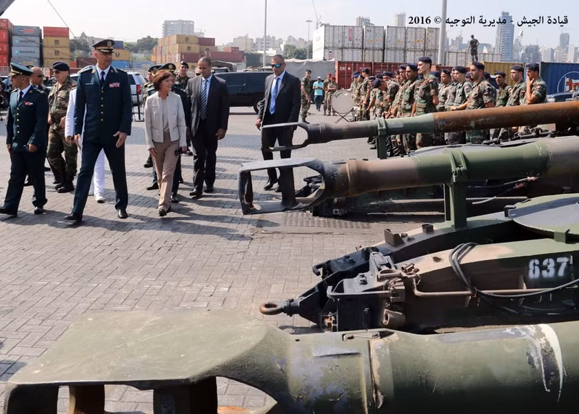 Nhưng trong bối cảnh đó, ít nhất dữ liệu dự kiến về quy mô của lực lượng vũ trang Lebanon, đặc biệt là về quân số cũng như các loại vũ khí trang bị mà họ có vẫn thu hút sự quan tâm nhất định.