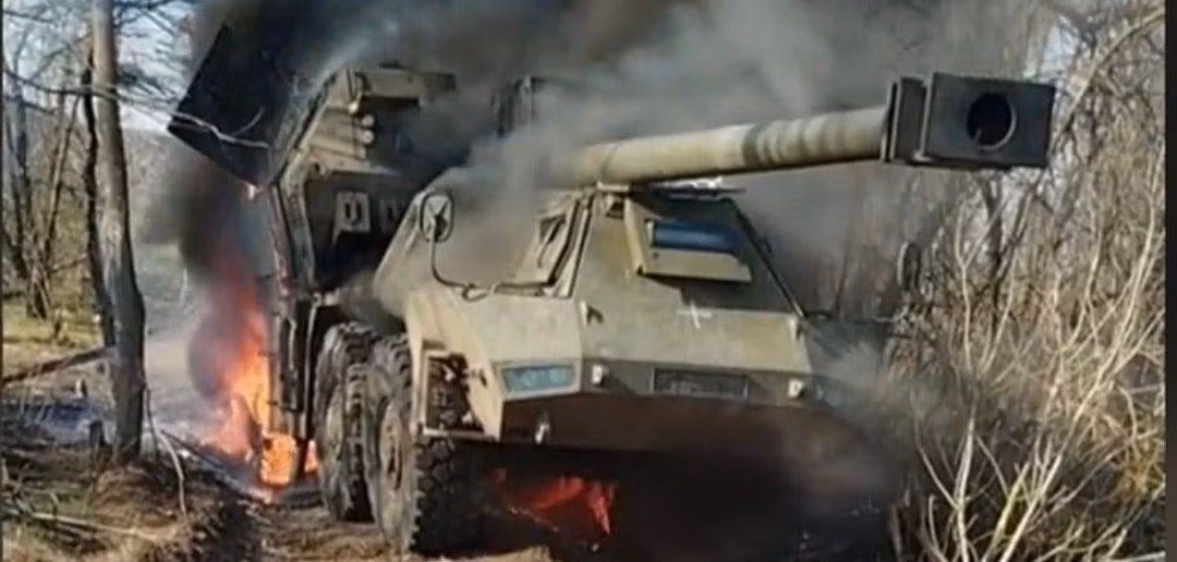 Các báo cáo trước đó chỉ ra rằng, các đơn vị Zuzana 2 đã được triển khai trên chiến trường, nhưng kết quả đạt được là chưa như mong đợi. Phạm vi hoạt động rộng và khả năng tự động hoá cao của Zuzana 2 giúp Ukraine tăng cường các hoạt động phản pháo, nhưng khẩu pháo này cũng dễ bị tổn thương trước UAV Lancet của Nga. Ảnh: Reddit.