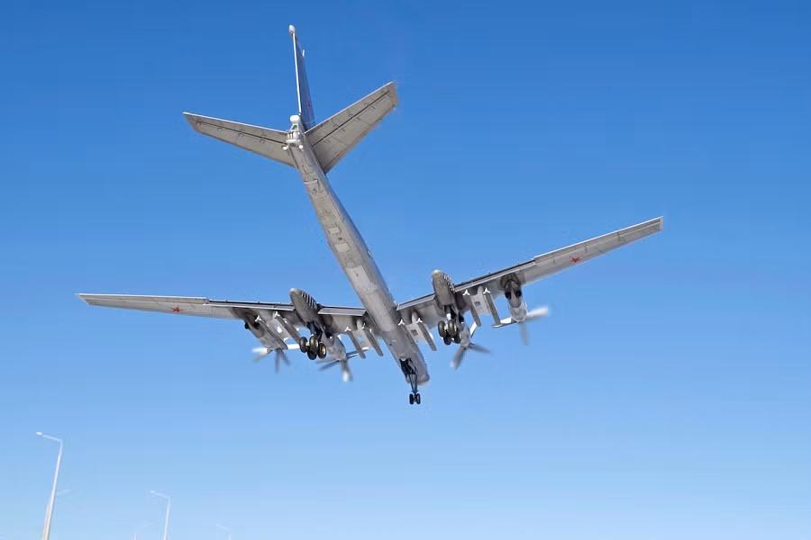 Với những cải tiến vượt bậc, Tu-95MSM không chỉ là minh chứng cho khả năng hiện đại hóa các nền tảng cũ của Nga, mà còn là biểu tượng của sức mạnh không quân nước này. "Gấu Nga" sẽ tiếp tục tung cánh, góp phần củng cố vị thế chiến lược của Nga trên trường quốc tế trong nhiều năm tới. (Nguồn tin: Bộ Quốc phòng Nga, RIA Novosti, Izvestia, redstar.gr, armiya.az, uacrussia.ru).