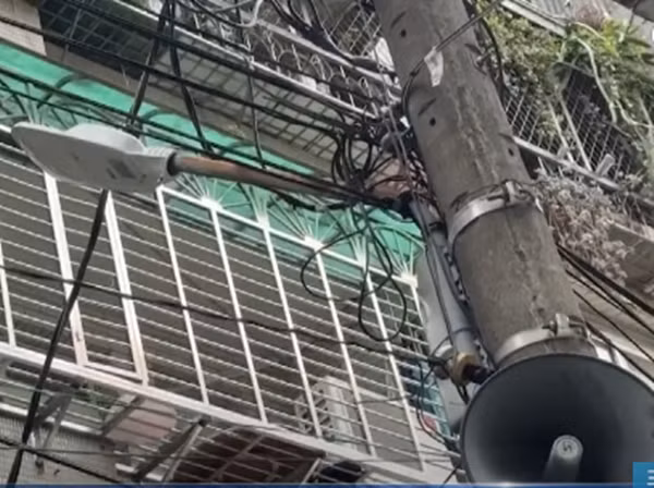 Sau khi gây án, ông Trương không hề bỏ trốn. Thay vào đó, ông bình tĩnh đi tắm rửa, thay quần áo và dọn dẹp lại hiện trường. Sau khi hoàn thành, ông đến đồn cảnh sát gần nhất để đầu thú, thừa nhận toàn bộ hành vi của mình.