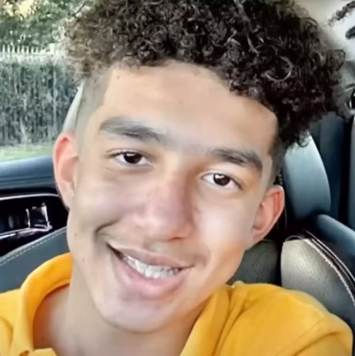 Character.AI sau đó đã lên tiếng: "Chúng tôi rất buồn rầu vì sự ra đi không may của một người dùng và gửi lời chia buồn sâu sắc đến gia đình của người đó".