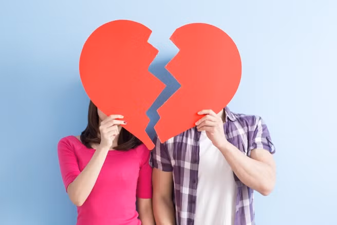 Sau khi sự việc bại lộ, chị Phương đã chủ động trả lại số tiền đã lấy của chồng và bồi thường thêm 100.000 nhân dân tệ (khoảng 350 triệu đồng). Tuy nhiên, hành vi lừa dối nghiêm trọng của chị Phương không được pháp luật tha thứ. Tòa án đã tuyên phạt chị Phương 6 năm tù giam và phạt tiền 130.000 nhân dân tệ (khoảng 454 triệu đồng).