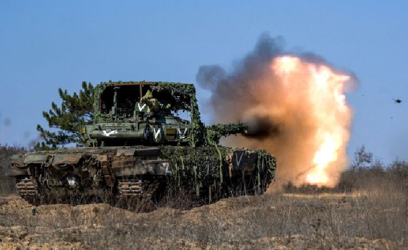 Lữ đoàn 155 của quân Ukraine đã vội vã cử một lực lượng đến hỗ trợ khu vực này. Tuy nhiên, trước đó lữ đoàn này từng rút lui ồ ạt khỏi Shevchenko, dẫn đến tình hình nghiêm trọng ở phía nam Pokrovsk. Vì lý do đó, có nhiều nghi ngờ liệu lực lượng này có thể đủ sức cản bước tiến của quân Nga hay không. Ảnh: TASS.