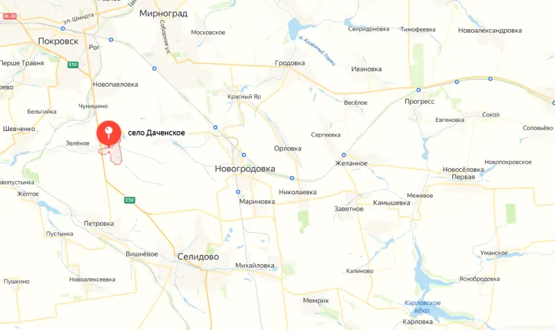 Tại Dachnoye, ngôi làng này cũng rơi vào tình trạng giao tranh giằng co. Lực lượng dự bị của Quân đội Ukraine liên tục tổ chức các cuộc tấn công từ phía bắc xuống phía nam, khiến hai phần ba ngôi làng chìm trong chiến sự ác liệt, trong khi phần còn lại trở thành mục tiêu của pháo binh. Ảnh: Topwar.