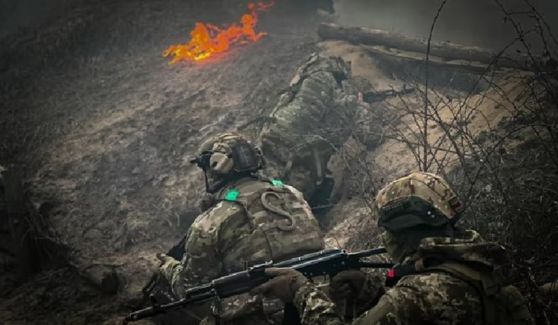 Nhận thấy tính nghiêm trọng của tình hình, Quân đội Ukraine buộc phải điều động thêm lực lượng dự bị đến đây, nỗ lực hết sức để ngăn chặn đà tiến công của quân Nga về phía Pokrovsk. Ảnh: Pravda.