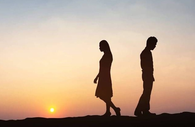 Áp lực tài chính là một vấn đề thực tế, nhưng việc tìm đến các hoạt động phi pháp không chỉ gây ra hậu quả nghiêm trọng cho bản thân người phạm tội mà còn ảnh hưởng đến người thân, gia đình và xã hội.