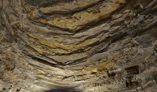 Họ đã phân tích sâu các mẫu lông này, đưa ra nhiều giả thuyết giải thích khả thi. Họ thậm chí còn nghiên cứu xem liệu các dấu vết này có liên quan đến các binh lính Nhật Bản mất tích trong khu vực vào thời Thế chiến II hay không.