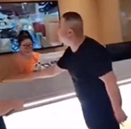 An qua nhieu, nam thuc khach bi duoi khoi nha hang buffet