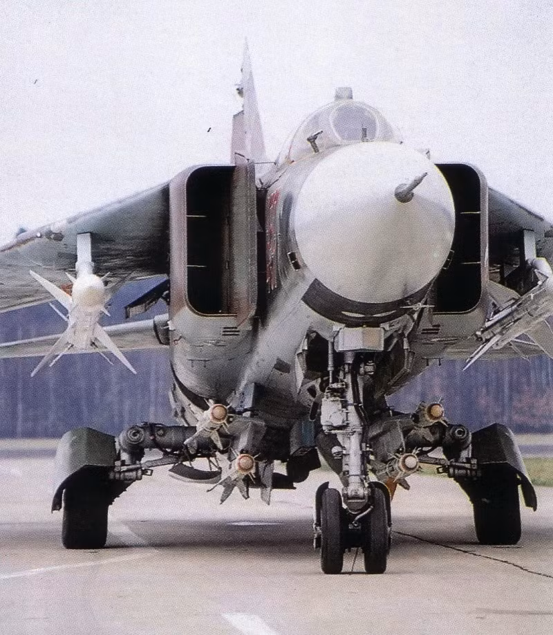 Bài học từ MiG-23 không chỉ nằm ở công nghệ, mà còn ở cách Liên Xô đối mặt với áp lực cạnh tranh từ phương Tây trong thời kỳ Chiến tranh Lạnh. Một thất bại, nhưng cũng là một câu chuyện đáng để suy ngẫm.