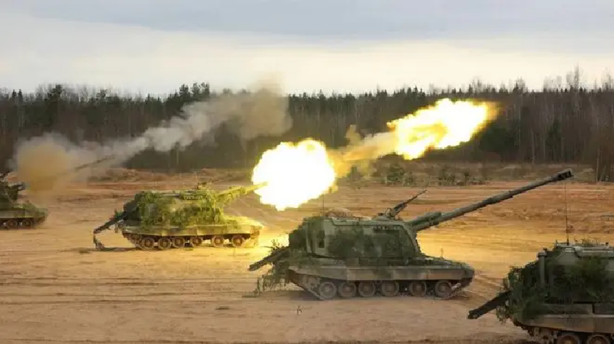 Tuy nhiên, Quân đội Nga vẫn tiếp tục tiến công, và trong những tuần gần đây đã bắt đầu gây ra tổn thất đáng kể cho lực lượng của Kiev khi họ áp sát Vuhledar. Các nhân viên y tế Ukraine cho biết hàng chục quân lính đã bị thương mỗi ngày, và quân đội thông báo về các cuộc tấn công đã “làm kiệt quệ” quân số của họ.