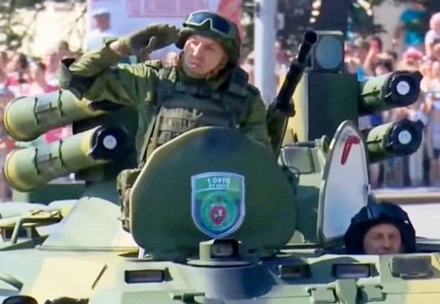 Vào năm 2020, quân ly khai thuộc Cộng hòa nhân dân Donetsk tự xưng (DPR) đã trình diễn một chiếc BTR-80 hiện đại hóa, có khả năng tiêu diệt xe tăng của Quân đội Ukraine từ cự ly xa thông qua tên lửa chống tăng Fagot và Konkurs.