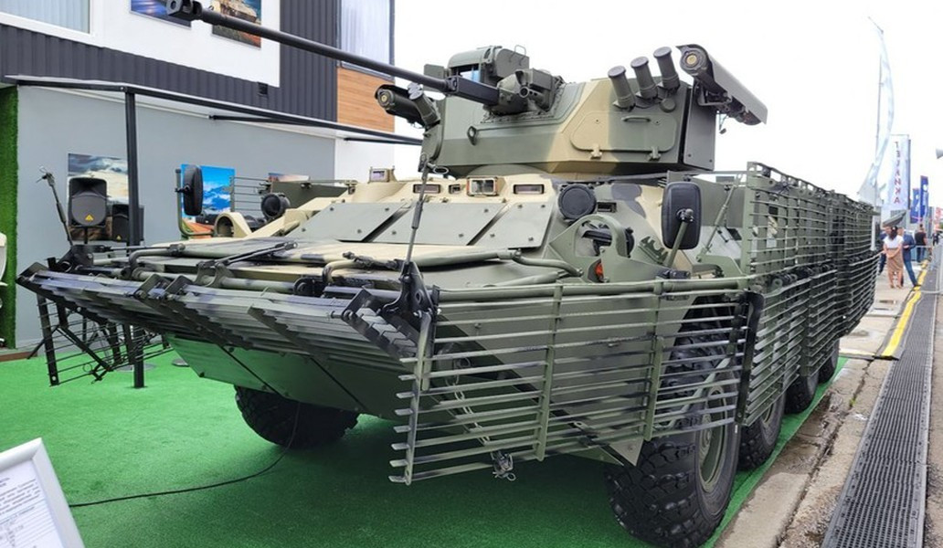Hiện tại đối với Quân đội Nga, xe bọc thép chở quân bánh lốp BTR-82A sau khi được nâng cấp giáp và đặc biệt là hỏa lực thông qua tên lửa chống tăng đã trở thành xe chiến đấu bộ binh thực thụ.