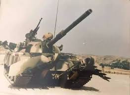 Type 59IIA, hiện đại hóa từ Type 59, vẫn được sử dụng trong PLA vào năm 2015 nhờ trọng lượng nhẹ và tính năng linh hoạt. Giáp composite và động lực học được thêm vào để tăng khả năng bảo vệ. Ảnh: Reddit.